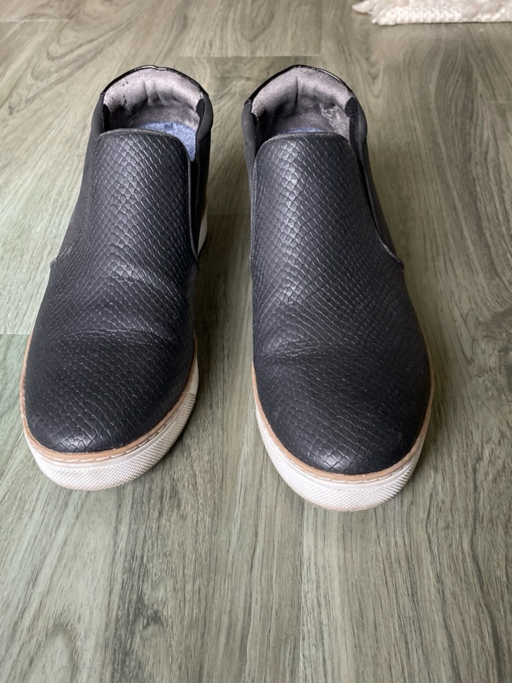 Dr Scholls 
Slip on wedge sneaker